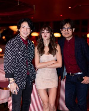 Fonthip Watcharatrakul Instagram - สุขสันต์วันเกิดพี่สาวสุดที่รักของน้องนะค้าาา @aum_patchrapa หนูขอบคุณพี่สำหรับทุกๆความรัก ความจริงใจ ความช่วยเหลือ ความห่วงใยทุกๆอย่างที่พี่มีให้หนู หนูโชคดีที่มีพี่ในชีวิตมากๆเลย ไม่ว่าจะเป็นช่วงที่แย่ มีเรื่องที่ไม่สบายใจ หรือเป็นทุกข์ใจ พี่จะปลอบหนู เข้าใจหนู ไม่สบายใจไปกับหนูด้วย พี่ซัพพอร์ต เป็นกำลังใจให้หนูทุกเรื่องเลย พี่เป็นคนที่จิตใจดีมากกๆ ไม่แปลกเลยที่ใครๆก็รักพี่ ไม่ใช่เพราะชื่อเสียง หรือความเป็นซุปตาร์ แต่พี่มีเมตตาให้คนรอบข้างเสมอเลย หนูขอให้ความดีของพี่ปกป้องพี่ในทุกๆวัน ขอให้พี่มีแต่คนรอบข้างที่น่ารักและใจดี แบบที่พี่ใจดีกับคนอื่นเสมอเลยนะค้าา แม้จะคนละความเชื่อ แต่พี่อยู่ในการอธิษฐานอวยพรของหนูเสมอ หนูขอให้พี่มีความสุข มีรอยยิ้ม มีเสียงหัวเราะแบบนี้ไปทุกวันเลยยย ขอพระเจ้าอวยพรพี่ในทุกวัน รักกพี่มากๆค่าา ❤️