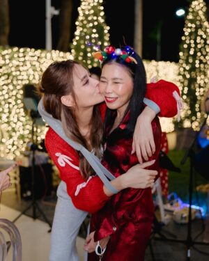 Fonthip Watcharatrakul Instagram - ควันหลงคับ หนูเต้นแรงไปมากๆวันนี้ 🤣 ขอบคุณพี่ๆที่รักและเอ็นดูหนูมาตลอดเลยย มีความสุขมากกกๆค้าบบบ