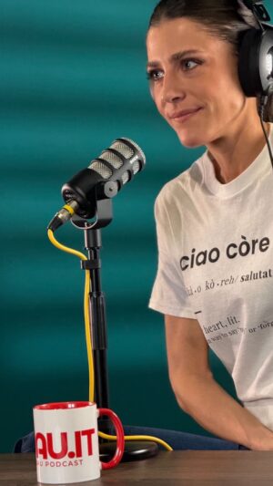 Francesca Valtorta Instagram - 🎭 Dire di no può essere la scelta più difficile… ma anche quella giusta. 🎙️✨

Nel nuovo episodio di Senza Filtri, Francesca Valtorta si apre su un momento cruciale della sua carriera: rifiutare un grande ruolo teatrale per paura di non essere pronta.

💬 “Era un’occasione enorme, eppure ho sentito che non era il momento giusto. Ho sofferto nel dire di no, ma col senno di poi so di aver fatto la scelta giusta.”

Quante volte nella vita ci troviamo davanti a decisioni difficili? Dire sì per paura di perdere un’occasione o dire no per rispetto di noi stessi? Francesca ci racconta come ha imparato che non tutto ciò che arriva è necessariamente giusto per noi e come quella scelta l’abbia resa un’attrice (e una persona) più consapevole.

✨ E tu? Hai mai rifiutato qualcosa di importante per paura di non essere pronto? Raccontacelo nei commenti! 👇

🎧 Ascolta la puntata completa di Senza Filtri su UAU.it Podcast!
📲 Link in bio!