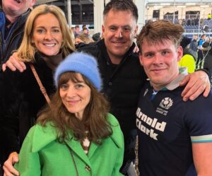 Gabby Logan Instagram - Edinburgh you are a beaut.
@kennylogan11 @reuben_logan @alidoesmakeup 
@scotlandteam @kerrynortongriffith @johnbarc @jiffyrugby @amyirving 

NB - coat by Scotland’s finest @johnstonsofelgin