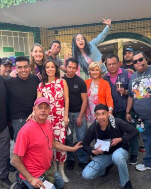 Gabriela Carrillo Instagram - Muchas gracias mi querido @royrojasproductor por darme la oportunidad de interpretar a Cassandra Ávila, y sobre todo por dejarme meter el tema de @kprichosasmx en la novela 😀 
Fue un honor estar en este gran proyecto, con grandes compañeros, y sobre todo en un ambiente tan increíble como fue el que se hizo gracias a la buena vibra que cada uno ponía! Se acaba hoy esta gran historia pero vendrán muchas más y ojalá volvamos a coincidir! 🩷🩷🩷 
Gracias, Gracias, Gracias