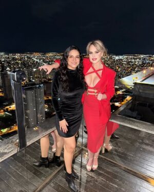 Gabriela Spanic Instagram - Obrigada meus amigos por esse lindo aniversário juntos! Obrigada meus fãs por todas as mensagens, estou lendo todas. Total!