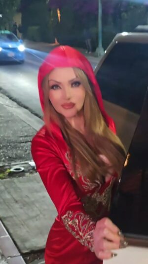 Gabriela Spanic Instagram - "Gracias a @richie_elizalde26 por siempre dar el mejor servicio en autos de lujo. ¡Seguridad, puntualidad y estilo en cada viaje! Siempre un placer llegar a mis eventos con total confianza. ✨🚘 #LuxuryRide #SiempreATiempo"

Gracias a 
@andro020 Makeup Artist @aandromakeup
@simri_abner MUA/Hair
Relaciones Públicas @quique_yeye