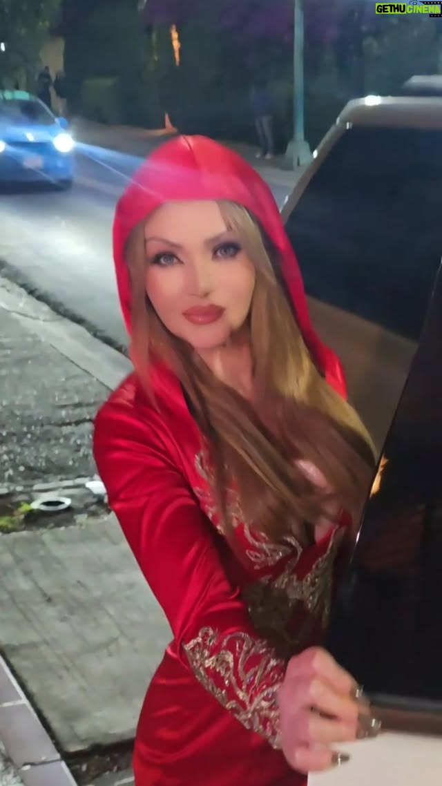 Gabriela Spanic - 10.4K Likes - "Gracias a @richie_elizalde26 por siempre dar el mejor servicio en autos de lujo. ¡Seguridad, puntualidad y estilo en cada viaje! Siempre un placer llegar a mis eventos con total confianza. ✨🚘 #LuxuryRide #SiempreATiempo"
Gracias a
@andro020 Makeup Artist @aandromakeup
@simri_abner MUA/Hair
Relaciones Públicas @quique_yeye