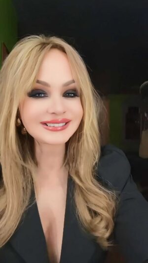 Gabriela Spanic Instagram - Es mejor ser una persona sincera que hipocrita, pero como saben.. los sinceros somos siempre tildados de malos. 

-

É melhor ser uma pessoa sincera do que hipócrita, mas como vocês sabem.. os sinceros são sempre taxados de maus.

.
.
.

#FrasesIcónicas
#FrasesInolvidables
#Memes
#Humor