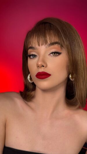 Gabriela Spanic Instagram - LA USURPADORA 😍♥️😈 Mi maquillaje favorito de TODAS las #telenovelas hecho solo con @lorealparis ¿Qué fue lo que más les gustó de este look? Y ¿Cuál creen que será la siguiente? 

@angiortize amiga mía te quiero mucho, gracias por regalarnos estos looks!!!

#lorealparismakeup #tulovales #publicidadverificada