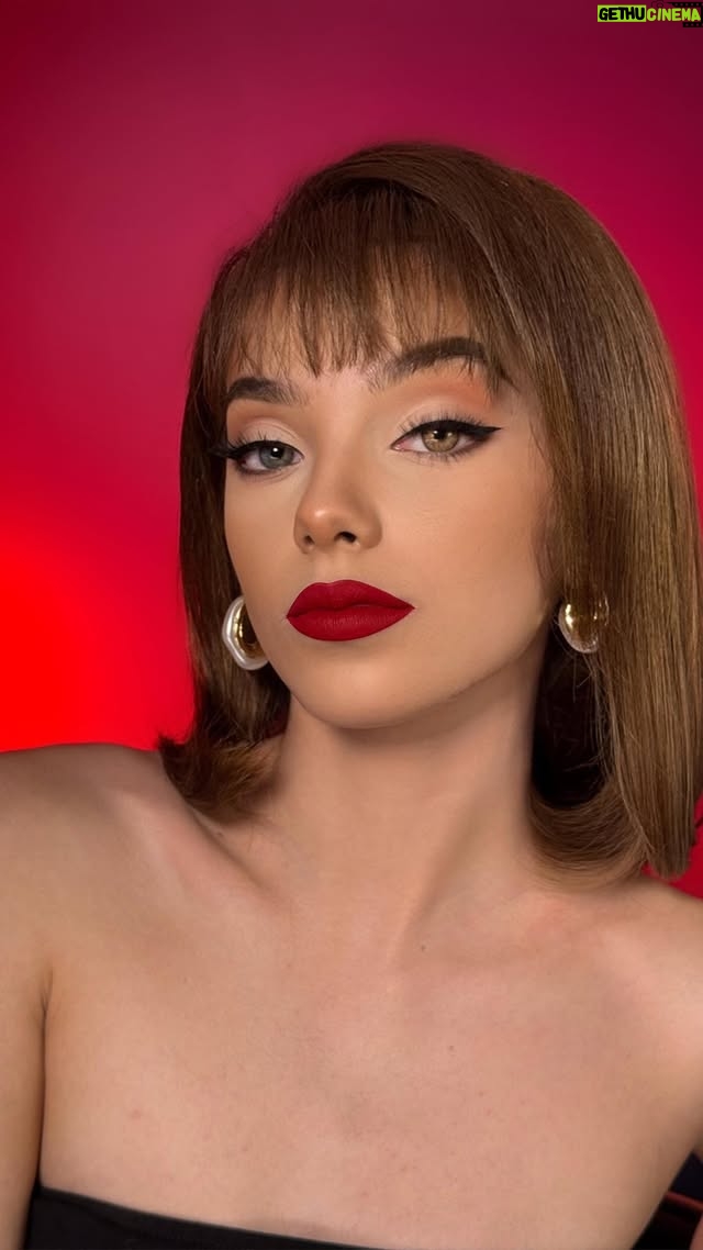 Gabriela Spanic - 28.6K Likes - LA USURPADORA 😍♥️😈 Mi maquillaje favorito de TODAS las #telenovelas hecho solo con @lorealparis ¿Qué fue lo que más les gustó de este look? Y ¿Cuál creen que será la siguiente?
@angiortize amiga mía te quiero mucho, gracias por regalarnos estos looks!!!
#lorealparismakeup #tulovales #publicidadverificada