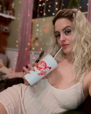 Gage Golightly Instagram - Don’t get me wrong, going out is fun but… milkshakes just taste better at home #introvert #fridaynight