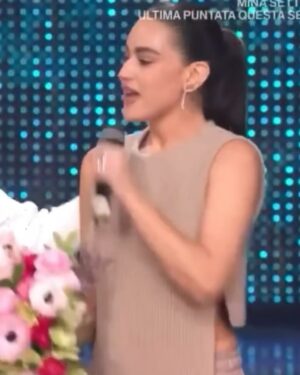 Gaia Gozzi Instagram - Prima che iniziasse questa settimana di emozioni intense, performance all’1 di notte ed energia caotica mi ero prefissata un unico obiettivo: provare ad arrivare alla gente per ciò che sono. 
I numeri, le classifiche vanno e vengono. Ho già toccato buoni picchi e sentito vuoti immensi e ho compreso che il mio fine non è mai stato quello, ma di mostrarmi a più gente possibile per ciò che sono realmente, per le mie culture, radici, personalità, per come vivo la musica e per l’Amore e Rispetto che provo per il palco. 
Ho capito che preferisco farmi guidare dal vento e accogliere qualsiasi direzione mi proponga, ho capito che l’Universo è sempre più ironico perché l’Amore del pubblico che ho ricevuto ieri mi conferma che è tutto giusto, proprio così com’è. Ho capito che se sei felice di ciò che fai, delle persone che hai a fianco e hai fede nel processo, ti sentirai finalmente sbocciare. 
Ringrazio il pubblico, il palco di Sanremo e tutte le persone che hanno reso possibile questo show. 
Grazie Orchestra @riccardozangirolami @pinaxa, ballerini del mio cuore @shadesofbanana, @kristijanbesirovic @giulia.boscolo @jesus_guia10, team artistico @simonepeluso_  @edoardopigliapochi  @alessandrotuccillo @michele___perna  @caterinapinsi , team musicale @madfingerz @iamzef @tropico_petrella @theo_riginalone , coreografico @carlos.diaz.gandia @claudia_laruccia @lacciolandstudio, vocal coach @elisabetta_cois , team Glam @poiccahontas @alfredohaircesarano, @unghiedellamadonna, team styling @albamelendo @gretatede @ornella_maglione , ufficio stampa @goigest @mariacarla.m , team social @orbita_____ @silviess @daiiisam, discografica @sonymusicitaly @columbiarecordsitaly @manuelnik10, @claudiatiano, @_giuliamazzetto_ @saraoolivetti @claudia_attanasi e management @annapandabrio @giovanniromano__ @urubambastudio @pachulombroni @mynameispallina per le capriole fatte negli ultimi mesi (non giorni, MESI!🙏🥹❤️). 

Grazie alle persone che mi seguivano e continuano questa storia d’amore tra di noi, grazie a chi mi ha scoperta ora e accolta con affetto, nulla è scontato. 
Grazie bellezze, a Voi vi chiamo tutti ve lo giuro!!!! 

G