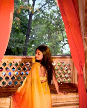 Garvita Sadhwani Instagram - Dil abhi bharaa nahii 👀🤍
.
.
.
.
.
#igers #instalove #fypシ゚ #yrkkh