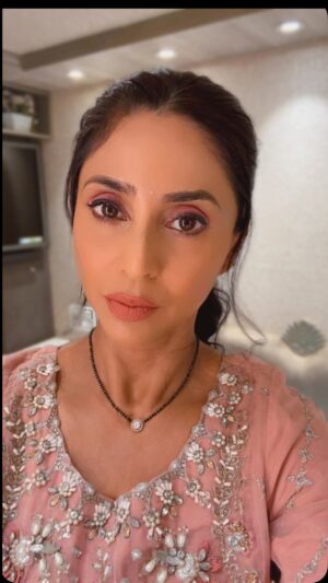 Gautami Kapoor Instagram - Sukhi roti / ladayi jhagda…..😇🤣😀😂!!!
#funday #humor😂 #