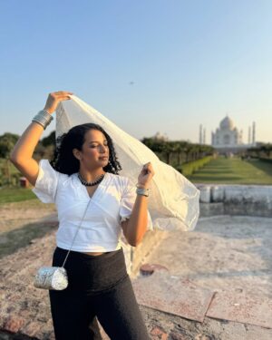 Gautami Kawale Instagram - The golden hour was simply giving! 🌇
#candid 

Last round of pics from Agra lol
Top from @unblockbyjenny 🦢

#portrait #tajmahal #taj #mehtabbagh #curls #curlyhair #indian #ethnic #fusion #travel #india #agra #tourism #indiatourism #indiatravel 
Clicked by @abhyudaya_mohan bhai iss baar credit dena hi padega these are too good