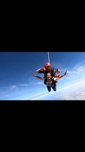 Geeta Basra Instagram - Throwback to the most exhilarating experience of my life.. ❤️ I look back and still get that adrenaline to do it again.. and again and again… 😍 what’s the craziest thing you’ve done ?? 

#reels #reelsinstagram #reelitfeelit #trendingreels #dubai #skydiving #fun #love #travel