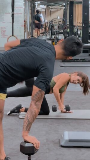 Geneva Cruz Instagram - Workout buddy goals! Sweating, laughing, and getting fit together!

#athlete #celebrity #workout #goals