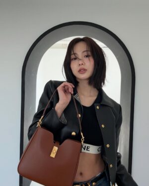 Geum Sae-rok Instagram - @celine #CELINECAMILLE #CELINE