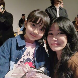 Gi So-you Instagram - 어제 침범 vip시사회
선영이모 덕분에  대배우  류승룡 배우님도 만나고
오빠랑 같이 촬영한  너무 멋찐 조준영배우님도  다시 만나고 
김윤혜배우님도 바쁘신데 오시공ㅜㅜ
멋찐 이모들  감독님들  작가님들  오셔서  감사드립니다 ❤️ 
사진  못찍은 분들이 더 많아서  아쉽네요 ㅜ
저도  시사회가 처음이라 정신이 없어서 😂 너무 죄송해요 
다음에는  더 잘해보겠습니다^^ 

어제 귀한발걸음  해주신 모든분들  너무너무 감사드립니다 

침범  많이 많이 소문내주세용♡♡♡

3월12일  침범 극장 대개봉!!! 
많이  보러와주세요^^ 
꼭이용♡

#기소유#침범#VIp시사회#소문많이내주세요♡
#3월12일극장대개봉