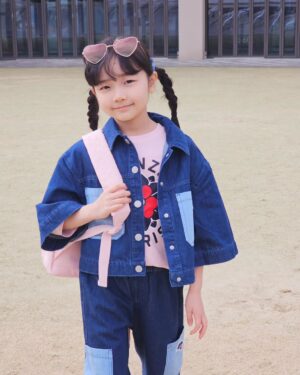 Gi So-you Instagram - #제품제공
ㆍ
ㆍ
곧 개학이다~~~♡
소유의  신학기룩은 KENZO 👕 👖 🎒 
ㆍ
ㆍ
@kenzokids_official
ㆍ
ㆍ
ㆍ
ㆍ
ㆍ
ㆍ
ㆍ
본 포스팅은 롯데 GFR로부터 제공받아 솔직하게 작성하였습니다
ㆍ
#겐조키즈#kenzokids #키즈브랜드#키즈옷#신학기룩#명품아동복#명품키즈#키즈옷추천#키즈선물#아동복추천#아동복#키즈스타일링#키즈룩#럭셔리키즈
#기소유#신학기룩👕👚 #센스쟁이❤️