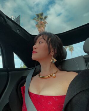 Gia Kim Instagram - Life is but a silly dream 🖤
Unfo with XO❤️

👗 @tracyshapoff 
💇🏻‍♀️ @mikahairstylist 
💄 @suziekbeauty

@unforgettablegala