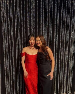 Gia Kim Instagram - Life is but a silly dream 🖤
Unfo with XO❤️

👗 @tracyshapoff 
💇🏻‍♀️ @mikahairstylist 
💄 @suziekbeauty

@unforgettablegala