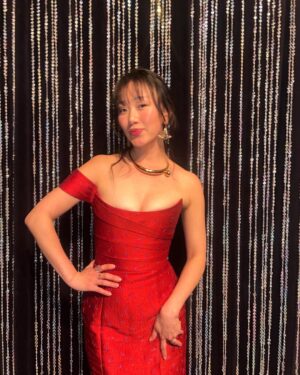 Gia Kim Instagram - Life is but a silly dream 🖤
Unfo with XO❤️

👗 @tracyshapoff 
💇🏻‍♀️ @mikahairstylist 
💄 @suziekbeauty

@unforgettablegala
