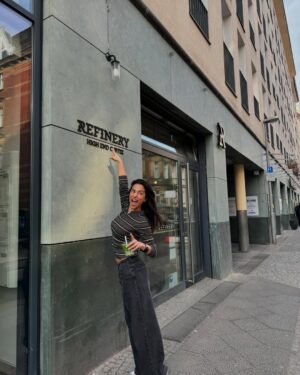 Gizem Emre Instagram - starting off Monday with a matcha @refinery.coffee