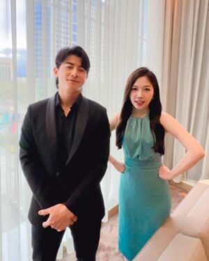 Gladys Tsai Instagram - 開春第一場主持🎤
就是最帥隊長陳傑憲的記者會啦！！！
球技顏值親和度和口條都一百分💯
東元家電真的很會找代言人廣告拍很帥😎
意外驚喜是隊長居然也是星攻略忠實觀眾🤩
立刻邀請他一定要找時間入住財富大樓啊～
#連收工ootd都潮到不行的男子
#love #life #lifestyle #work #host #mc #pressconference #teco #baseball 
#工作 #生活 #日常 #記者會 #主持 #主持人 #陳傑憲