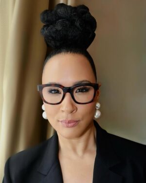 Golda Rosheuvel Instagram - Bridgerton Season of Love, Global Fan Event.

A privilege to chat with my dear friends and colleagues. Luke Tompson @yerinha_  and Jess Brownell . 
Topped up by our MC for the day the one and only Hugh Sachs. My Brimsley ❤️

Suit @huishanzhang 
Hair @dionnesmithhair 
Makeup @joyadenuga