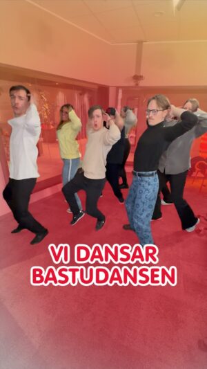 Gry Forssell Instagram - Vi kan inte få nog av KAJ och Bastudansen! ❤️