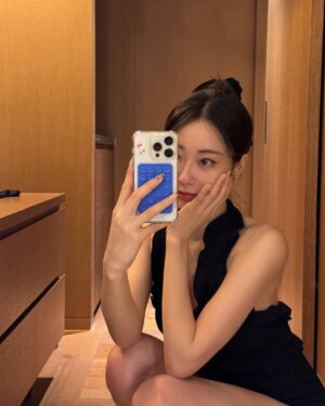 Gyeongree Instagram - 꿀 연휴 보내세요..🤍
