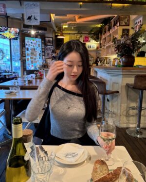 Gyeongree Instagram - 꿀 연휴 보내세요..🤍