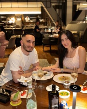 Hagda Prata Instagram - Mais um Valentine’s day ao seu lado, o 4º de muitos que ainda virão 💘 E como nós sempre brincamos, todos os dias é Valentin’s day pra gente e essa data chega até a ser banal. Mas isso não significa que eu abro mão do meu presente 😂 Como todo brasileiro já sabe, uma coisa é uma coisa e outra coisa é outra coisa. Te amo ma vie ♥️ @maximadam_