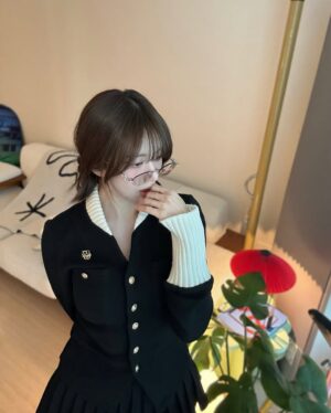 Han Bo-reum Instagram - 안녕 오랜만 나 잘지내요 감기조심🙋🏻‍♀️