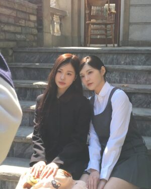 Han Chae-kyung Instagram - 체리자매🍒💝라 부르지만 제 딸이고 제가 젤 사랑하고요 제껍니다 부럽죠?😏