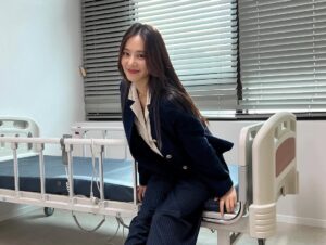 Han Ji-eun Instagram - 💫 #별들에게물어봐 #whenthestarsgossip