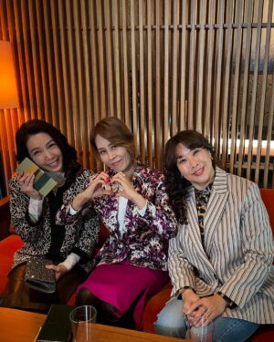 Han Ji-eun Instagram - 마지막회라니.💫 #별들에게물어봐 #whenthestarsgossip