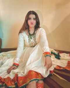 Actress Hareem Farooq HD Photos and Wallpapers September 2024