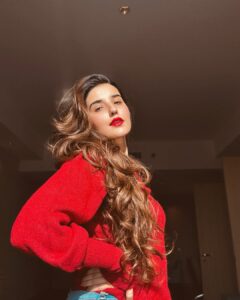 Actress Hareem Farooq HD Photos and Wallpapers March 2025