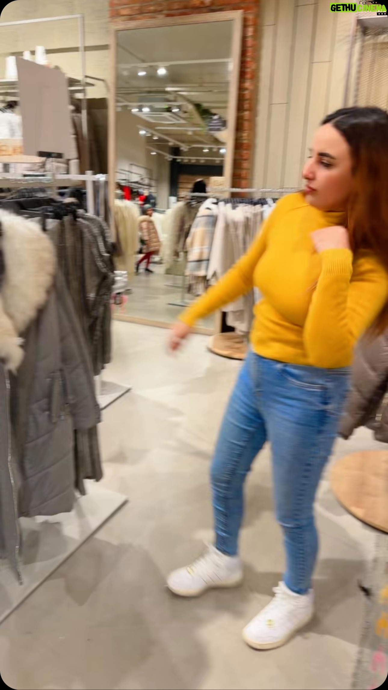 Hareem Shah - 20.4K Likes -