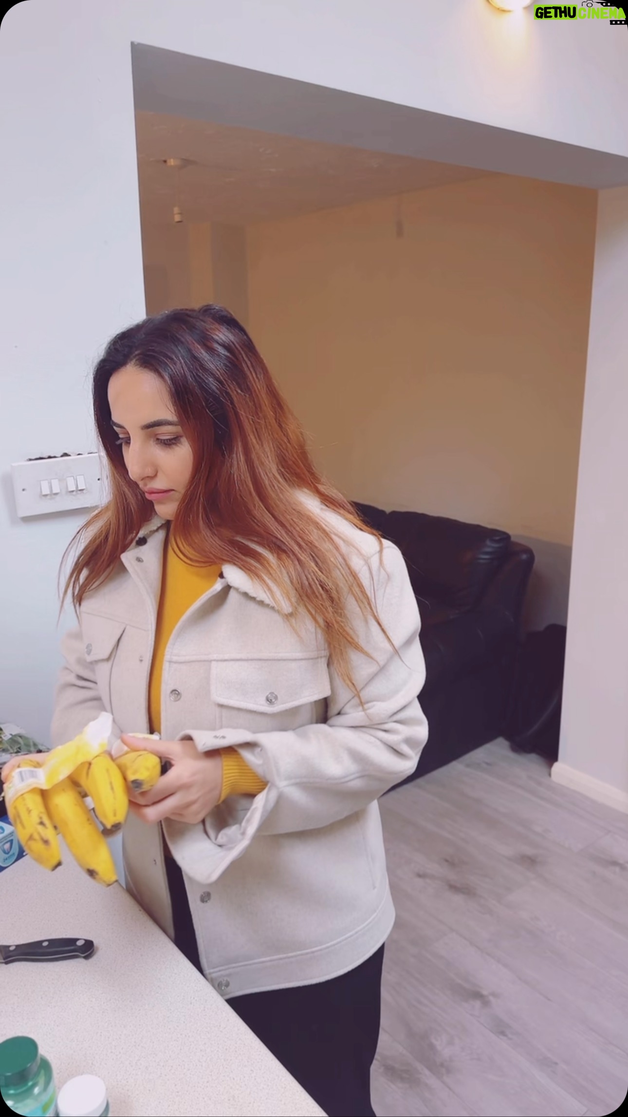 Hareem Shah - 1.2K Likes -
