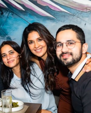 Harleen Sethi Instagram - The many moods & many dear friends celebrating the newest coolest sneaker bar in town 👟🕺🏻🍾💥🍻💃🏻 

@kicobarmumbai