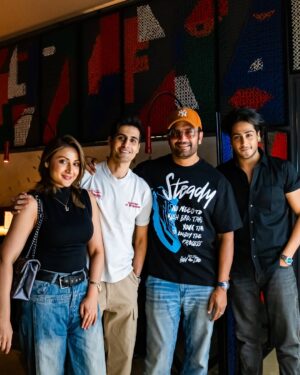 Harleen Sethi Instagram - The many moods & many dear friends celebrating the newest coolest sneaker bar in town 👟🕺🏻🍾💥🍻💃🏻 

@kicobarmumbai