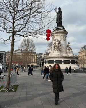 Hasibe Eren Instagram - Eyfel ve Royal Festival Hall ve günde 20 k adım ve Louvre ve savaş atlatmış kadınlar ve canım ekip ve güzel anılar özetle Londra &Paris turnesi