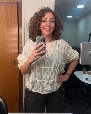 Hasibe Eren Instagram - Eyfel ve Royal Festival Hall ve günde 20 k adım ve Louvre ve savaş atlatmış kadınlar ve canım ekip ve güzel anılar özetle Londra &Paris turnesi