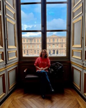 Hasibe Eren Instagram - Eyfel ve Royal Festival Hall ve günde 20 k adım ve Louvre ve savaş atlatmış kadınlar ve canım ekip ve güzel anılar özetle Londra &Paris turnesi