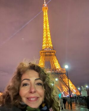 Hasibe Eren Instagram - Eyfel ve Royal Festival Hall ve günde 20 k adım ve Louvre ve savaş atlatmış kadınlar ve canım ekip ve güzel anılar özetle Londra &Paris turnesi