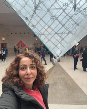 Hasibe Eren Instagram - Eyfel ve Royal Festival Hall ve günde 20 k adım ve Louvre ve savaş atlatmış kadınlar ve canım ekip ve güzel anılar özetle Londra &Paris turnesi