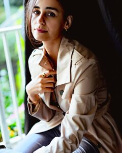 Actress Hasleen Kaur HD Photos and Wallpapers March 2025