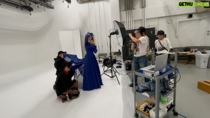 Hasti Mahdavifar - 25.3K Likes - Nothing and nothing but, I just wanted to say that it is possible to live with fibromyalgia. 💜
Custom designer: @sayehmousaviofficial
Makeup designer: @chifumi325
Hair designer: @hanjeehanjee
Stylist: @shogosone
.
#fibromyalgia
