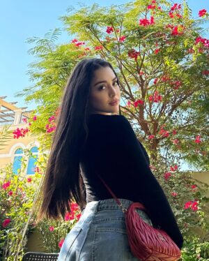 Haya Maraachli​ Instagram - ☀️✨🐒