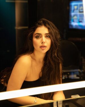 Haya Maraachli​ Instagram - 🤎